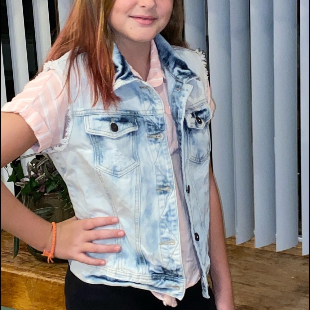 MUDD Denim Girls Stonewashed Style Vest (M)